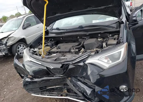 2016 Toyota Rav4 Xle z USA, uszkodzony, nr VIN 2T3WFREV6GW300696